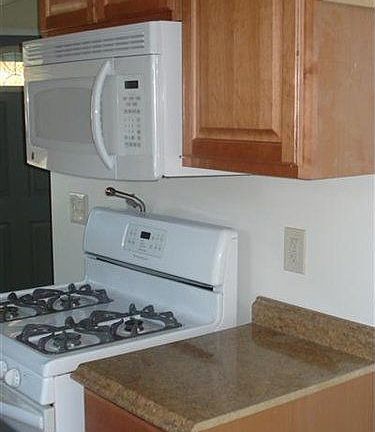 5th image of 618 Penfield Ave