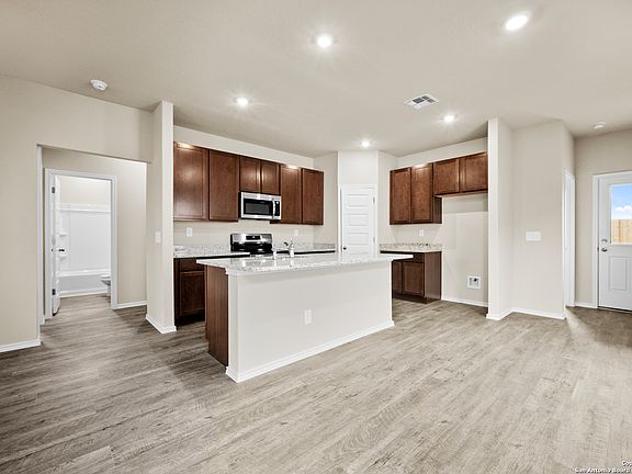 5th image of 1215 Whitneyway Ln