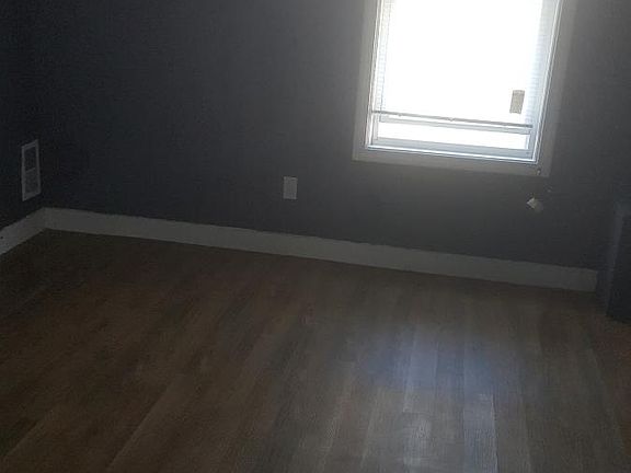 5th image of 44 Dartmouth Ave