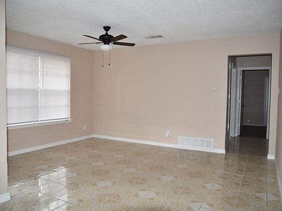 2nd image of 1205 Wakefield Dr