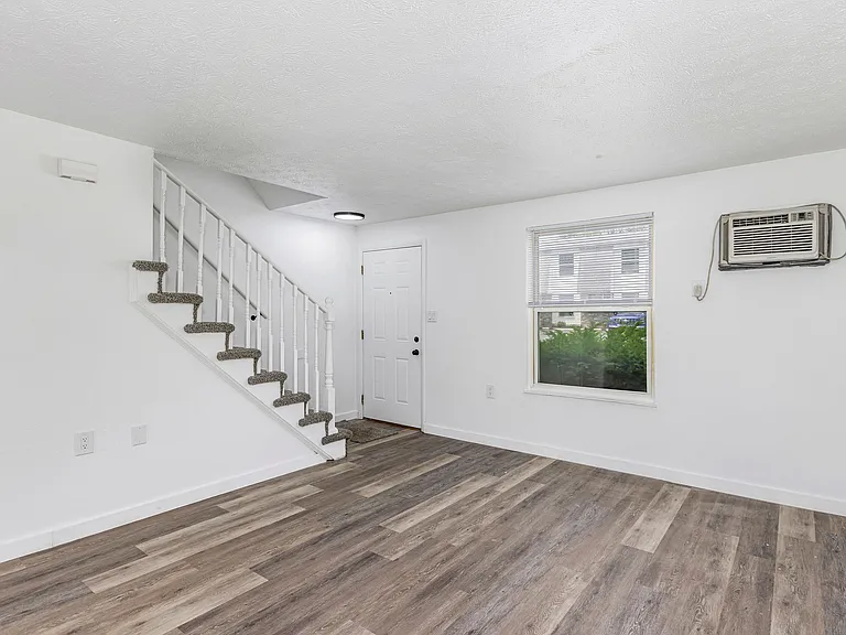 ORVILLE APARTMENTS — Photo 10