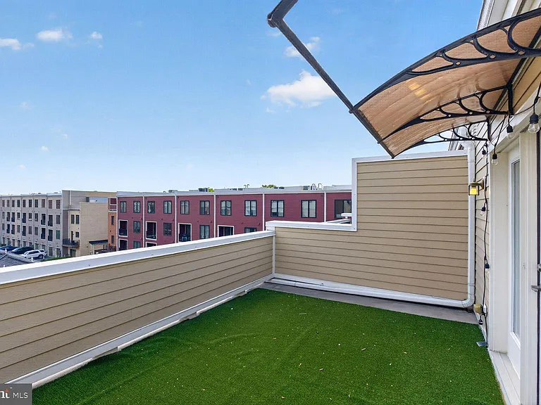 619 E Custis Ave — Photo 27
