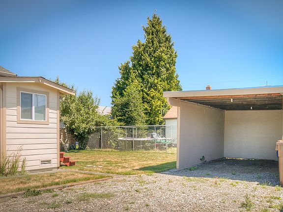 4th image of 7031 S Clement Ave