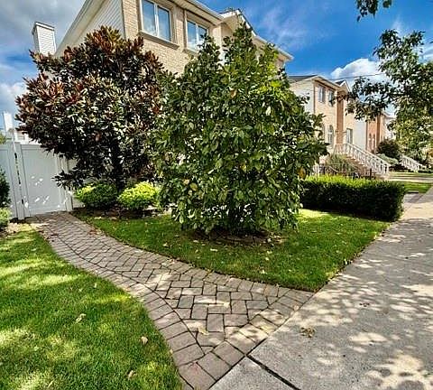 5th image of 207 Swinnerton St