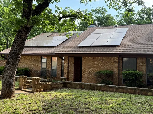 703 E Murco Dr, Mineral Wells, TX 76067