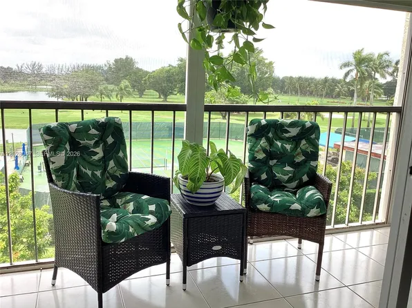 8900 Washington Blvd APT 415, Pembroke Pines, FL 33025