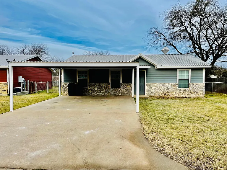 502D S Cleburne Whitney Rd — Photo 3