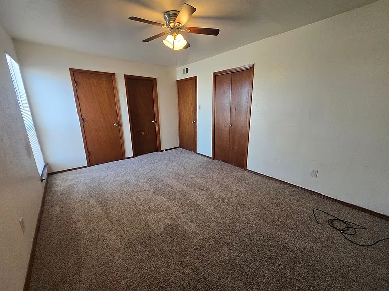 2806 W 4th St — Photo 10
