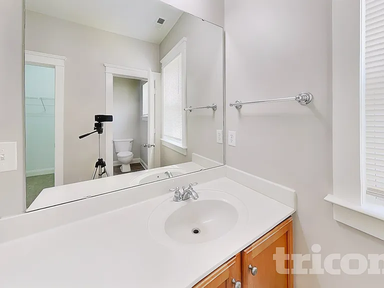 6723 Dunton St — Photo 10