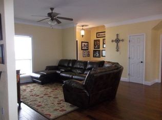 701 County Road 312, Edna, TX 77957