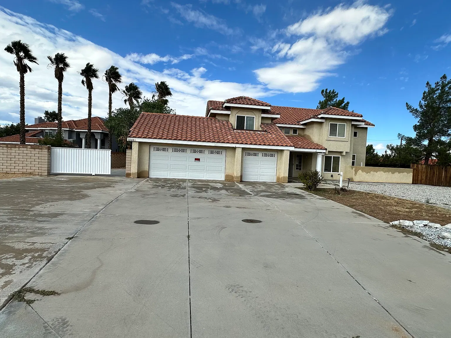 5 bed, 2481 sqft, $2,500 — Photo 1
