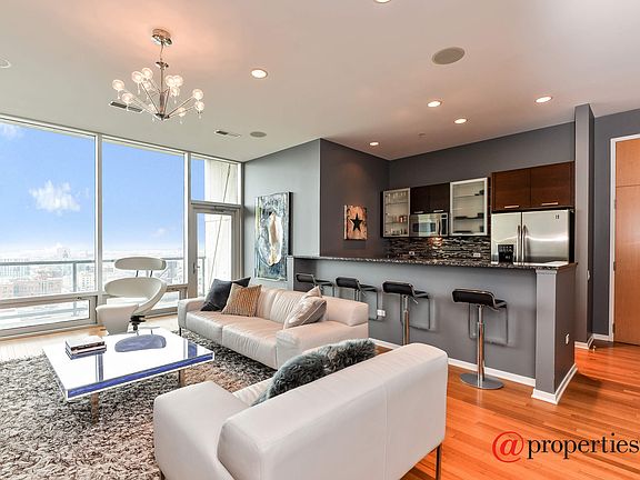 Kitchen / Living Room