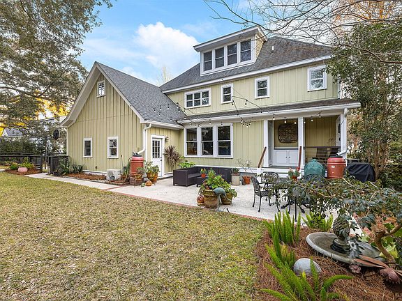 4th image of 272 Bampfield Dr