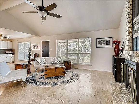 3 bed, 1650 sqft, $2,600 — Photo 3