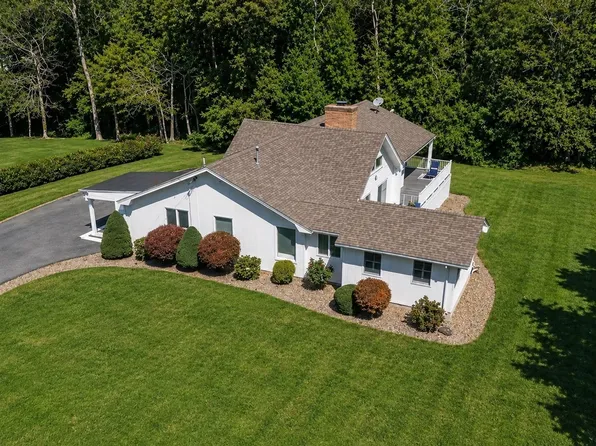 6 Strathmore Rd, Dartmouth, MA 02747