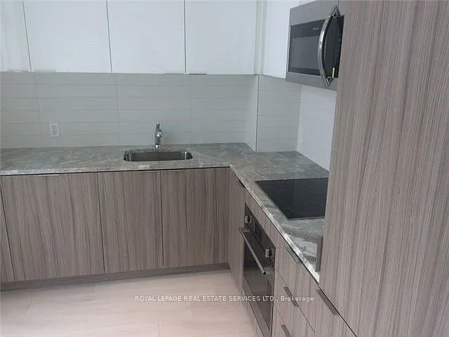 223 Saint Clair Ave W #1110 — Photo 15