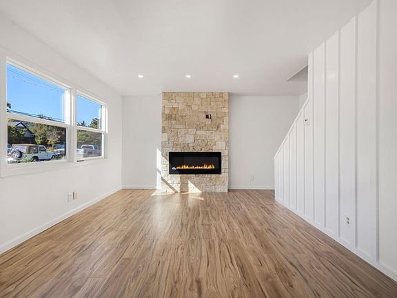 4th image of 200 Pickwick Drive