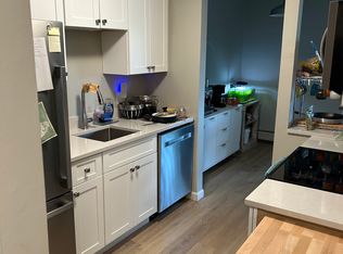 100 Kennedy Dr #34, South Burlington, VT 05403
