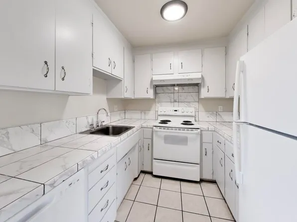 1281 Ayala Dr APT 4, Sunnyvale, CA 94086