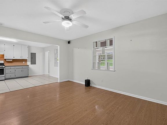 5th image of 3053 Reid Rd