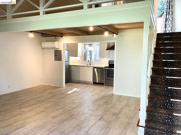 5th image of 21 Waverley Ct APT 4