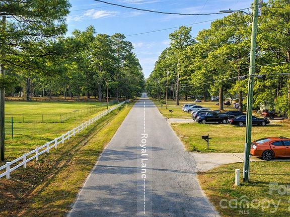 3rd image of 00-00 Sutton St