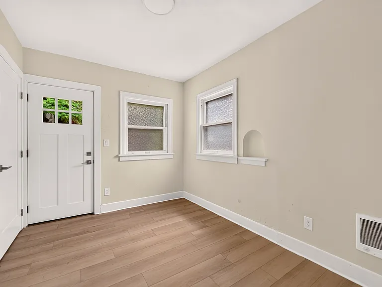 1920 11th Ave W #A — Photo 21