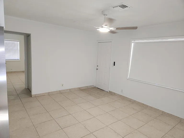 210 NW 13th Ave — Photo 8