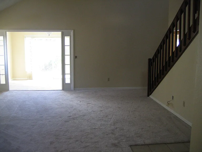 1042 Manigan Ave — Photo 11