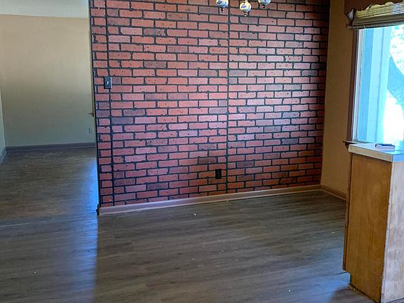 2nd image of 510 Huron St