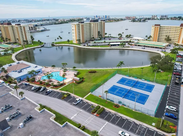 4700 Cove Cir APT 102, Saint Petersburg, FL 33708