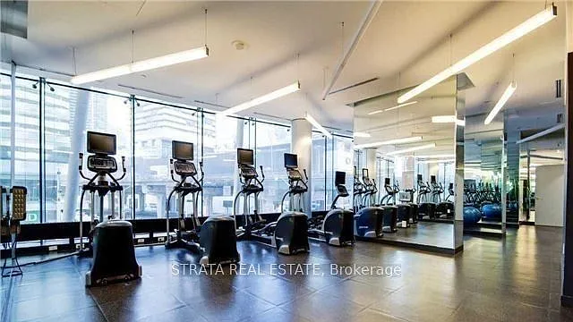 14 York St #902 — Photo 23