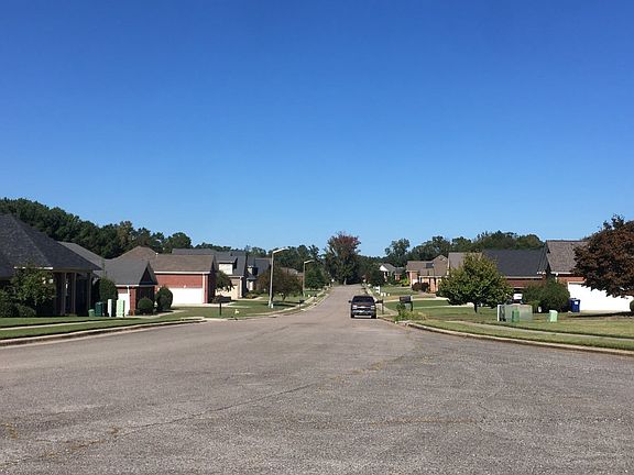 5th image of 228 Twin Lakes Dr