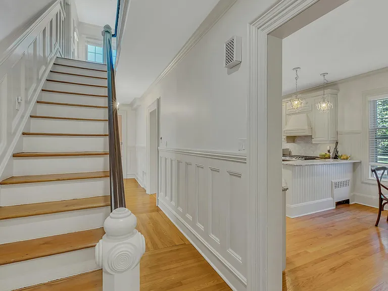 74 Union Ave — Photo 18