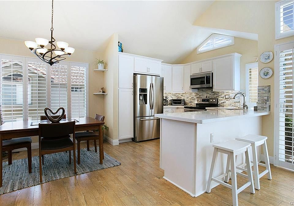 1st image of 9 Silver Glade Dr #233