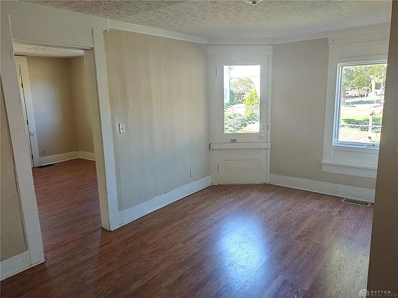 3rd image of 114 S 3rd St