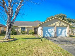 415 Reseda Dr, Webster, TX 77598