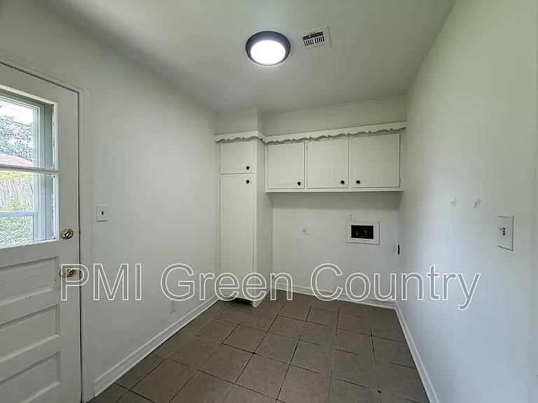 8174 E 31st Pl — Photo 10