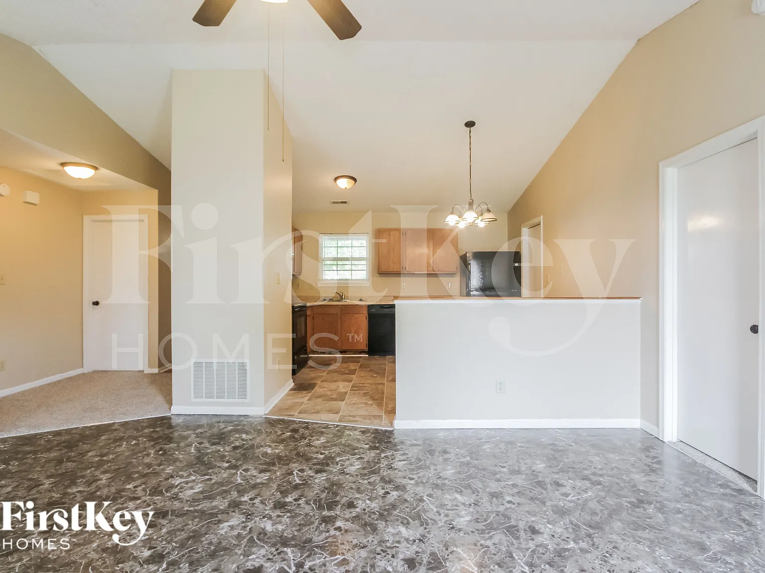 3 bed, 2.0 bath, 1187 sqft, $1,905 — Photo 3