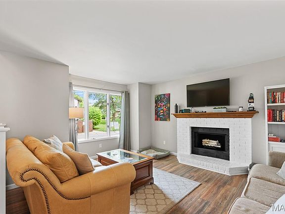 3rd image of 66 Spring Song Ct #F