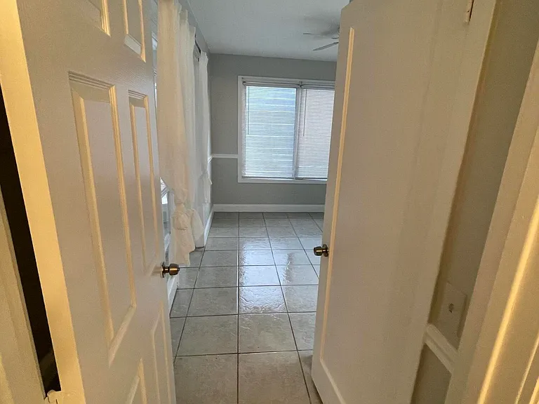 623 Selkirk St #B — Photo 11