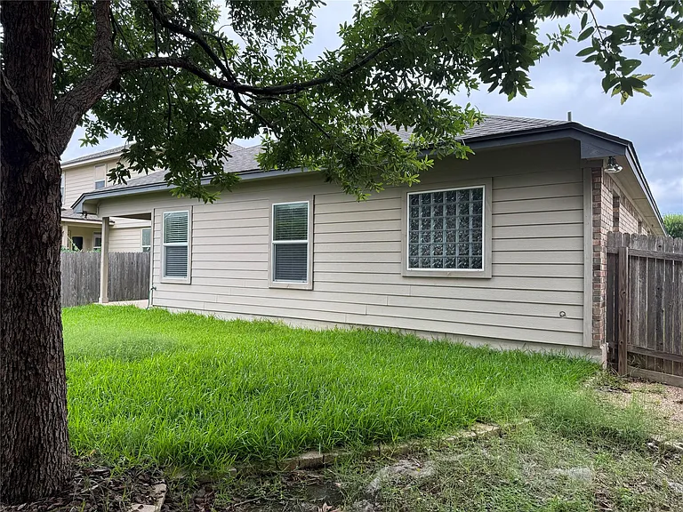11217 McKinney Spring Dr — Photo 19