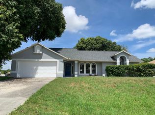 933 SW McCracken Ave, Port Saint Lucie, FL 34953