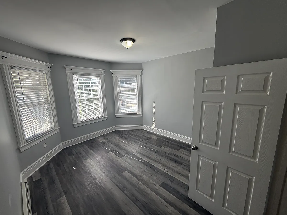 Building Photo - 239 Lincoln Ave #1