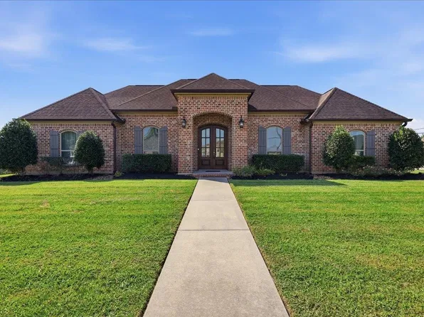 629 Remington Dr, Bridge City, TX 77611