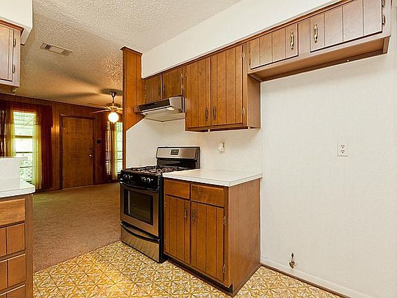4th image of 606 Francis Ct
