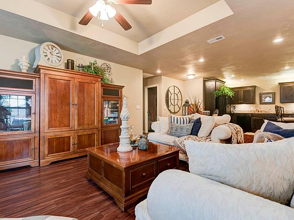 4th image of 2318 W Bridlewood Trl
