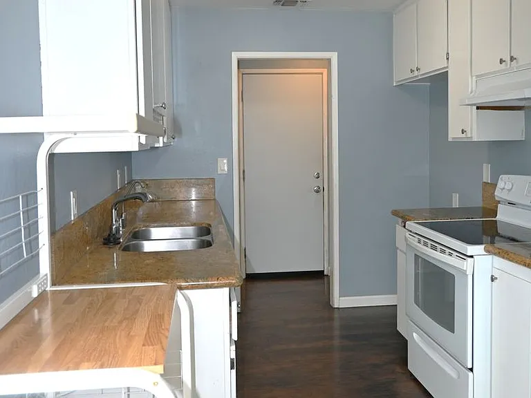 5316 Nelson St — Photo 6