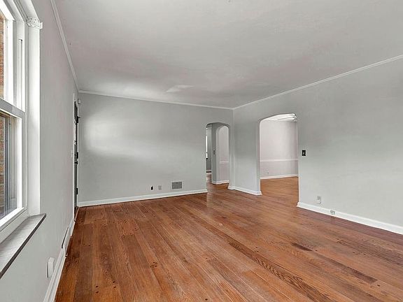 5th image of 1325 Leders Ln