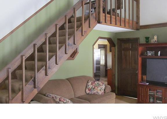 3rd image of 21 Dean Dr